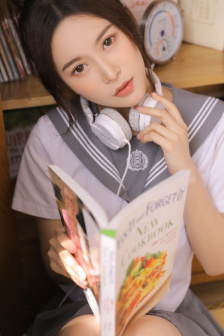 一边亲着一面膜下面怎么回事